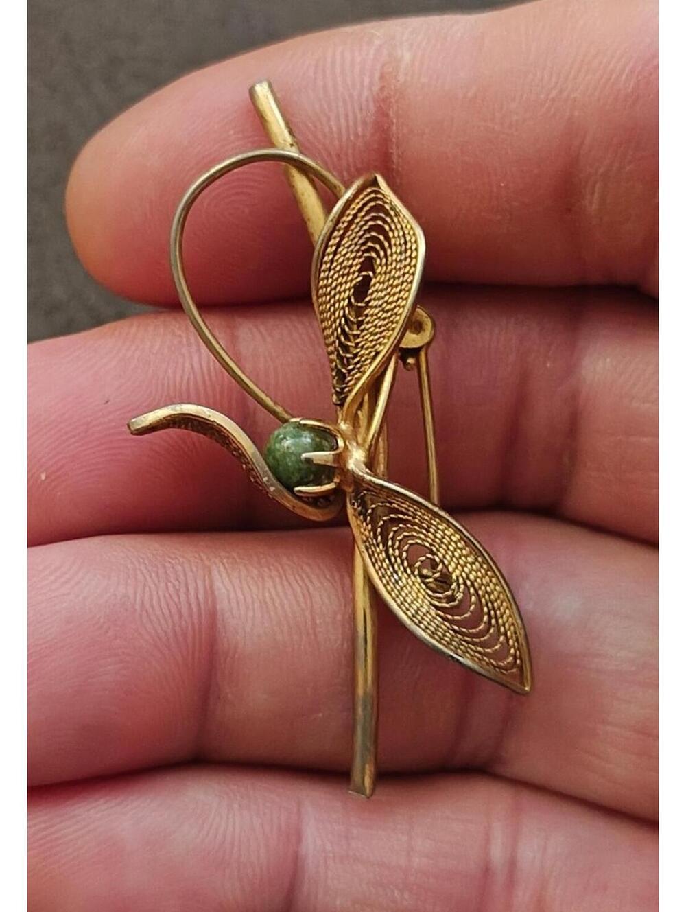50s Gold Tone Cannetille Filigree Botanical Brooch With Small Green Small Stone